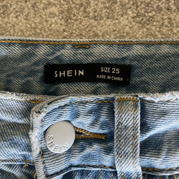 High Rise Denim Mom Jeans - Picture 3 of 4
